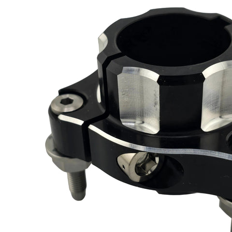 Revolver single pinch bolt rear hub mounted on a go kart rear axle