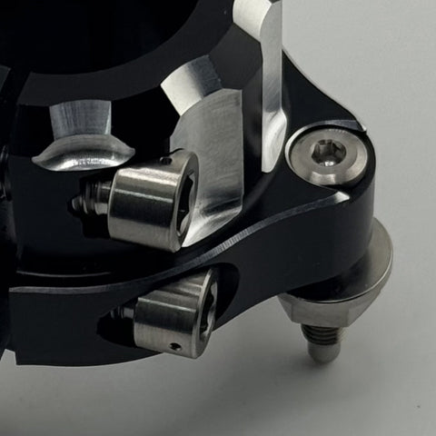 Revolver dual pinch bolt rear hub fitted to a kart rear axle
