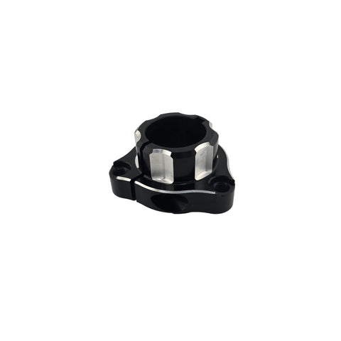 Single pinch bolt slot on the rear hub that clamps the 1.25 inch kart axle